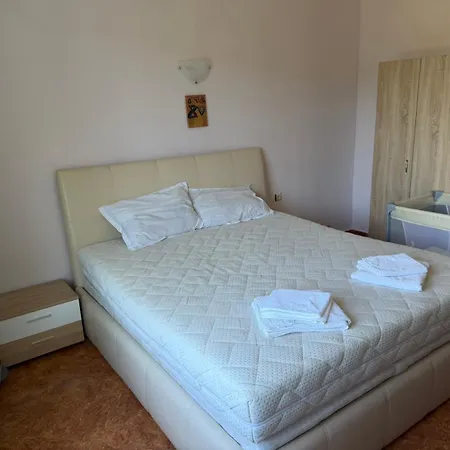 Sunny House Апартаменти Сонячний Берег